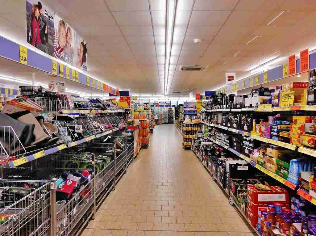 building shopping aisle shelves supermarket grocery store 778106 pxhere.com
