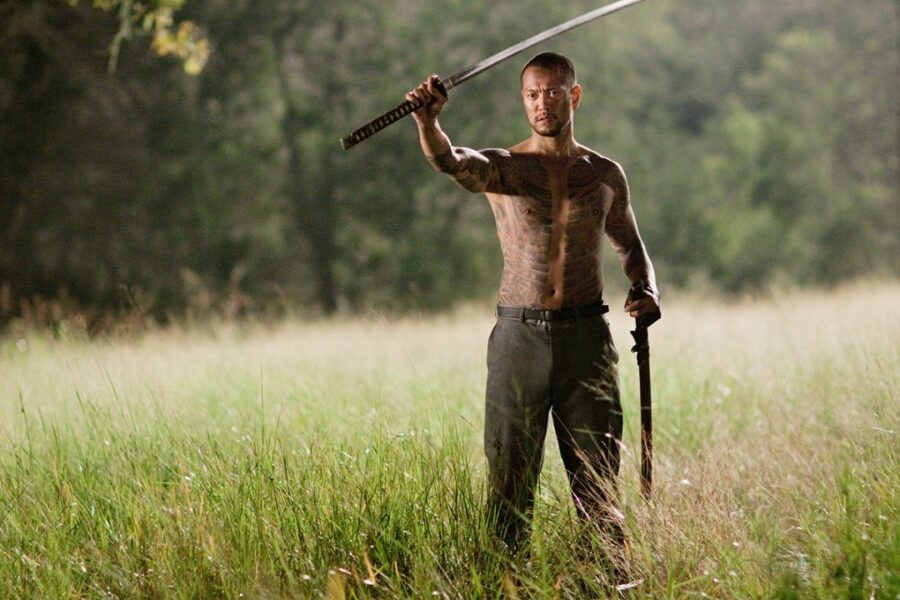 Predátoři - Na Zemi patří k elitním zabijákům ve svém „oboru“, na vzdálené planetě se z nich však stává lovná zvěř Predators