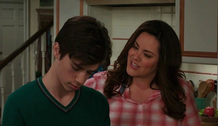 rp 5c746990b9267 american housewife s03e13 jpg.jpg