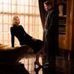 Ulička přízraků: Pulzující remake filmu noir od Guillerma del Tora