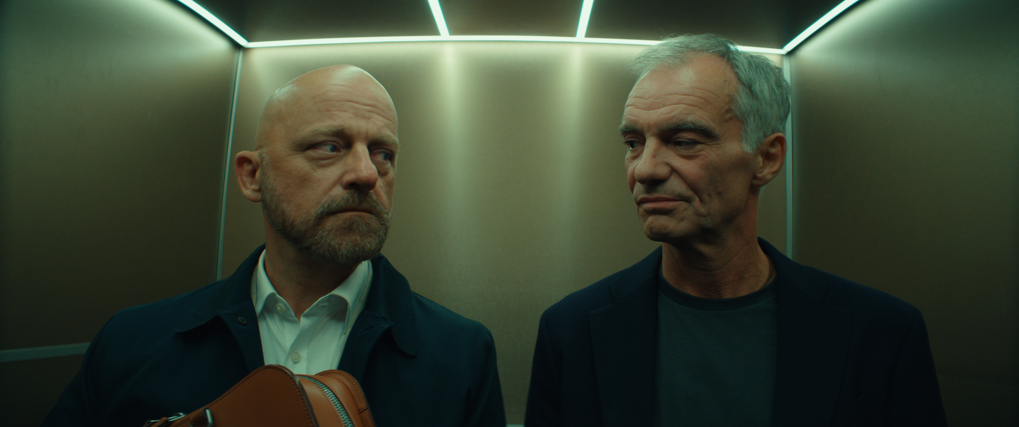 Neporazitelní: Nový český film o mistrovství světa v ledním hokeji s Tilem Schweigerem v roli amerického trenéra. Photo © Falcon