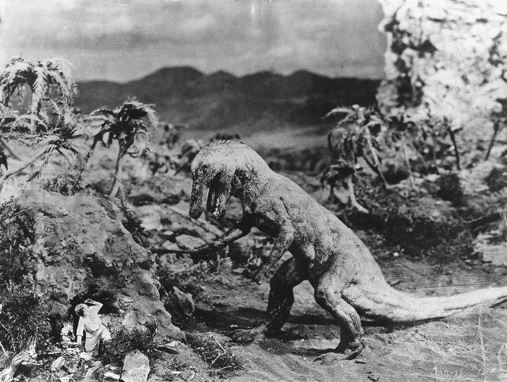 Photo © First National Pictures