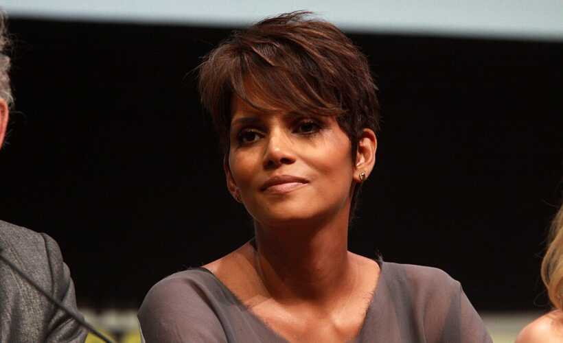 Autor: Gage Skidmore from Peoria, AZ, United States of America – Halle Berry, CC BY-SA 2.0