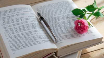 KNIHOMOLSKÉ OKÉNKO, aneb spisovatelé a básníci narozeni 2. února