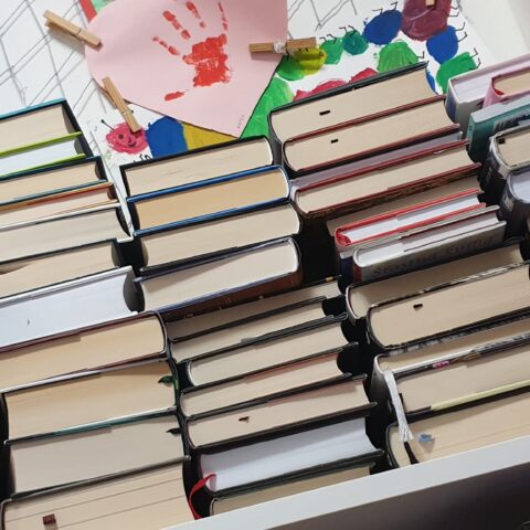 Knihomolské okénko, aneb spisovatelé a básníci narozeni 8. ledna