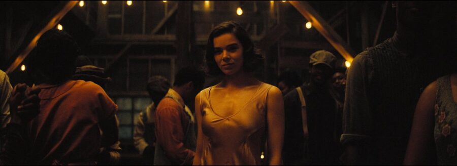 Hailee Steinfeld očekává první dítě s manželem Joshem Allenem Hel