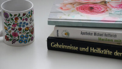 KNIHOMOLSKÉ OKÉNKO, aneb spisovatelé a básníci narozeni 19. dubna