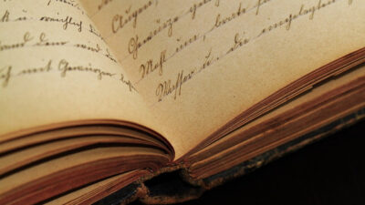 KNIHOMOLSKÉ OKÉNKO, aneb spisovatelé a básníci narozeni 30. dubna