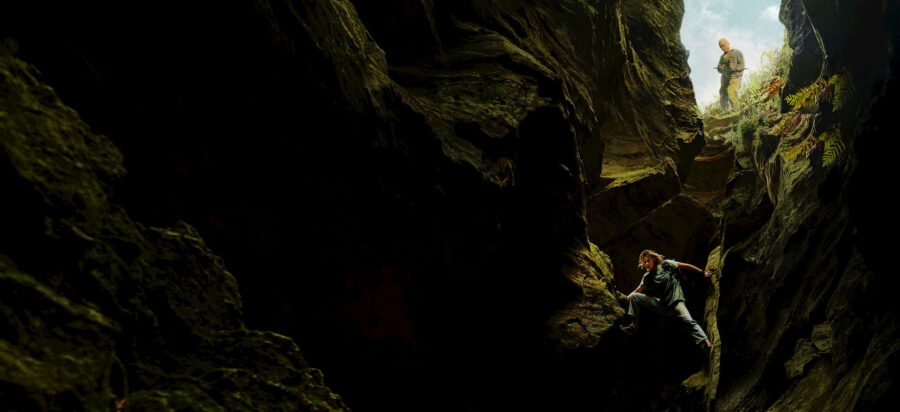 Apex - Charlize Theron prchá před Taronem Egertonem Apex