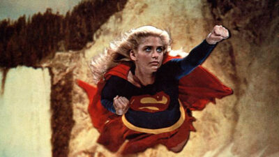 Supergirl: Naivní hrdinka v barevném světě