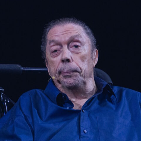 Tim Curry: Legendární herec a zpěvák s bohatou kariérou a kultovními rolemi